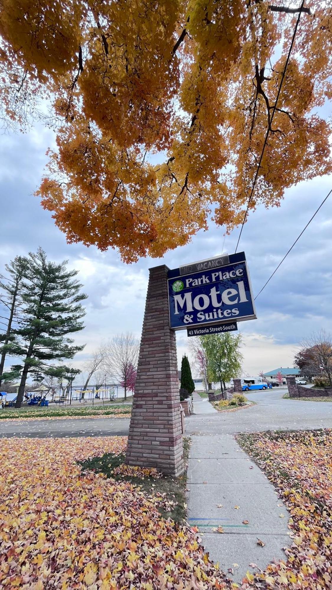Park Place Motel & Suites Tweed ภายนอก รูปภาพ
